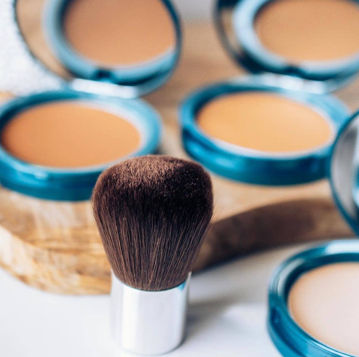 Fond de teint pressé à finition naturelle SPF 20 Tan Golden